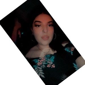 Meet your Posher, Roxana